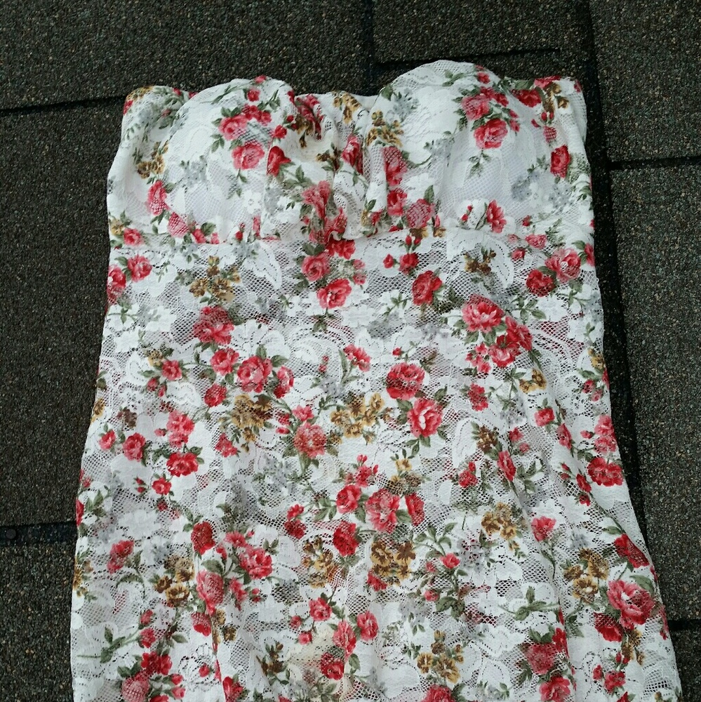 Strapless white lace top with lovely rose pattern